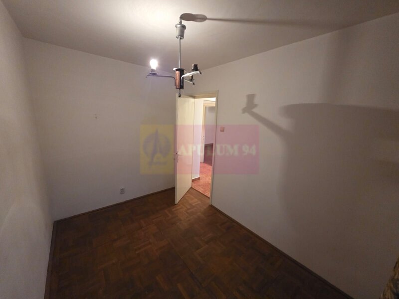 Campina, zona Liceul Energetic apartament cu 3 camere de vanzare